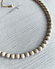 chokery Beżowy naszyjnik choker z matowego kamienia rzecznego 2