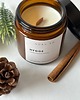 świeczniki i świece Naturalna świeca sojowa HYGGE: Cedarwood & Vanilla 90 g NORD RØ 2