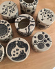 pojemniki kuchenne Pojemnik ceramiczny w koniczyny z borówkami 01 3