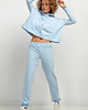 spodnie dresowe damskie Spodnie dresowe jogger T384, jasnoniebieskie 2