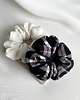 gumki do włosów Scrunchie w granatową kratkę Blue Check 1