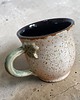 kubki Duży ceramiczny kubek z listkiem 2