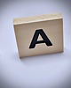 napisy dekoracyjne i tabliczki Litery typu scrabble, z drewna, drewniana krzyżówka 1